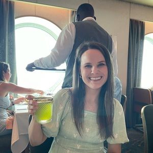 Meet your Posher, Dacey